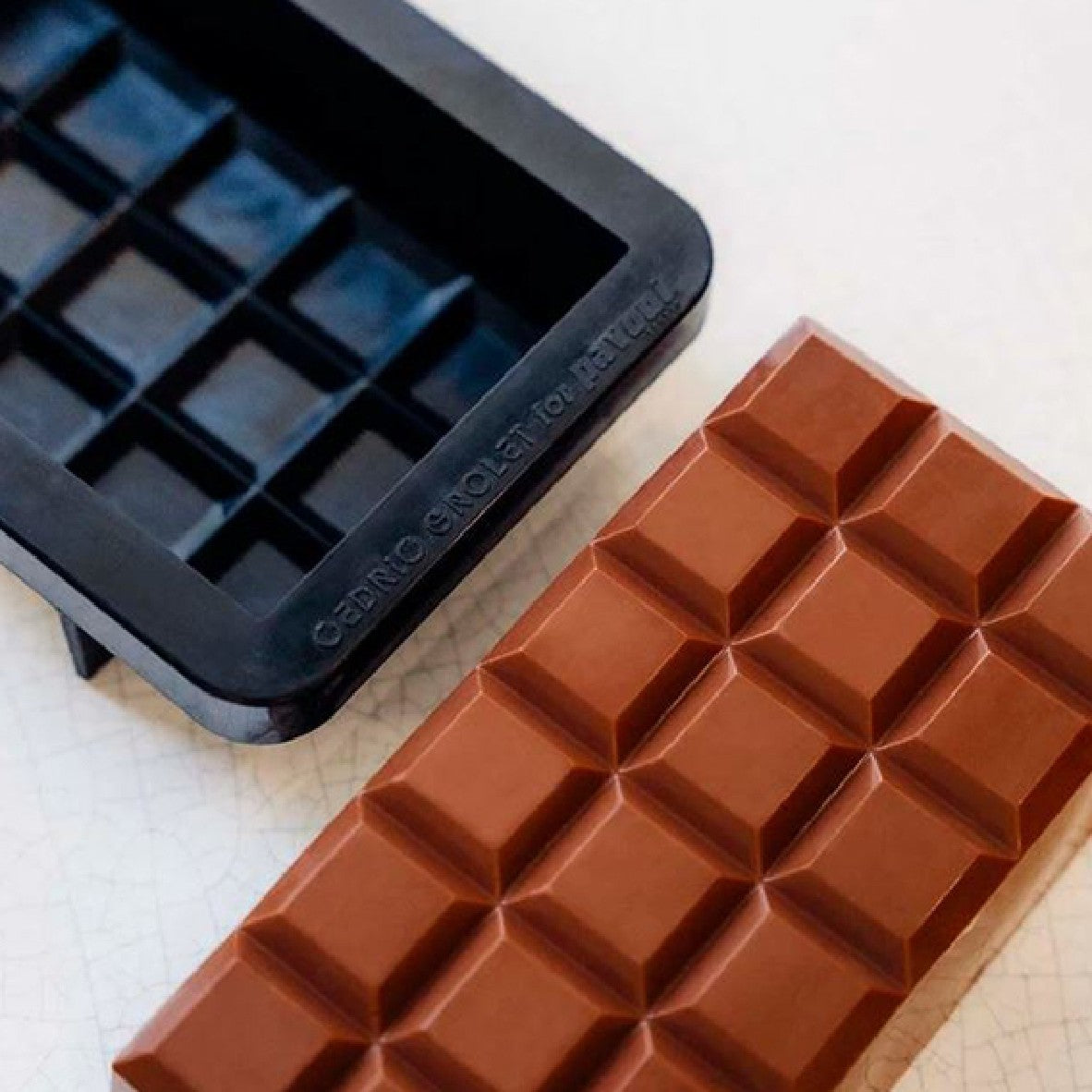 Molde de silicone em forma de tablete de chocolate. 18.5 x 9.5 x 4.5 cm Cedric Grolet - 1 unidade.