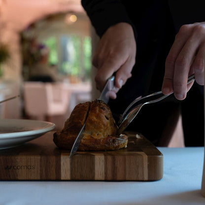 Tabla de madera de acacia para cortar y servir. 40 x 32 x 3.8 cm - 1 ud.