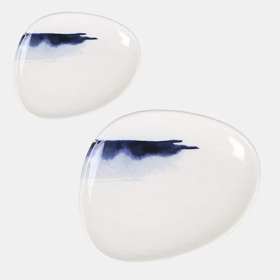 Plato llano irregular de porcelana Marmara. Varias medidas y unidades - Klimer