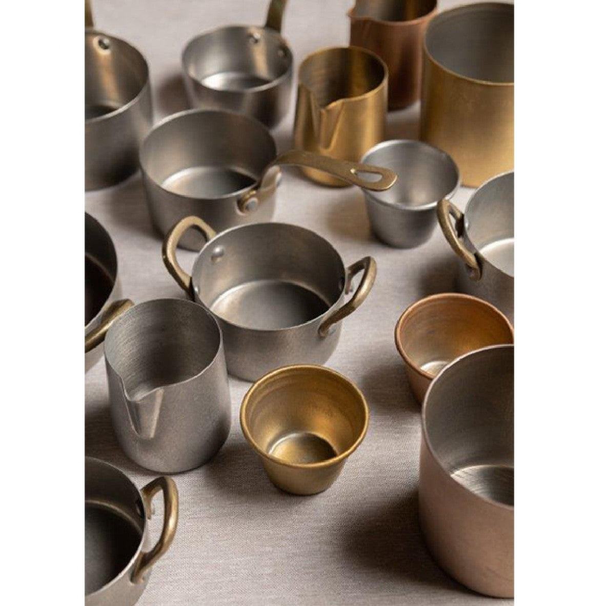 Mini cazo salsa de acero inox mate con asa de latón vintage. Varias medidas - 6 Uds. - Klimer