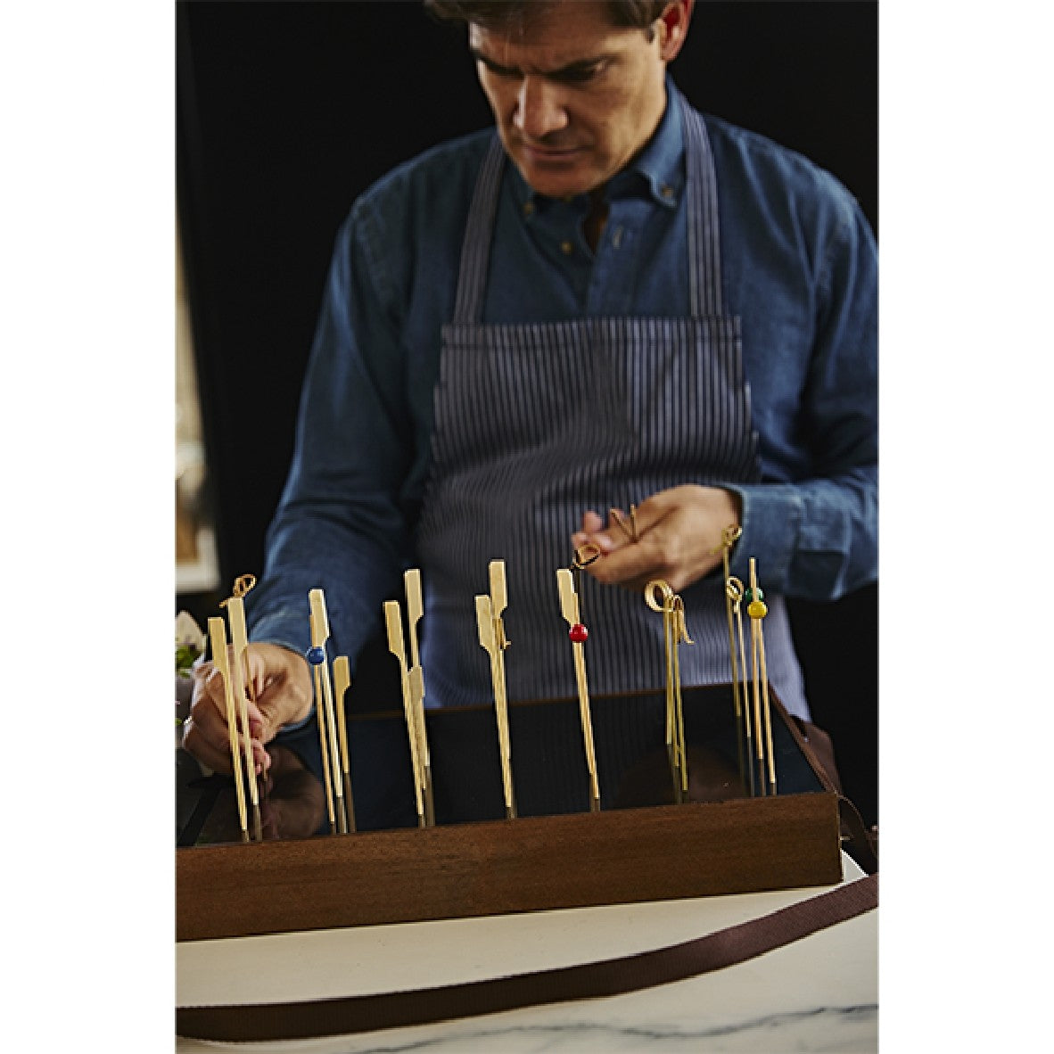 Soporte metacrilato negro brochetas de Bandeja multiusos 40 x 30 cm - 1 Ud