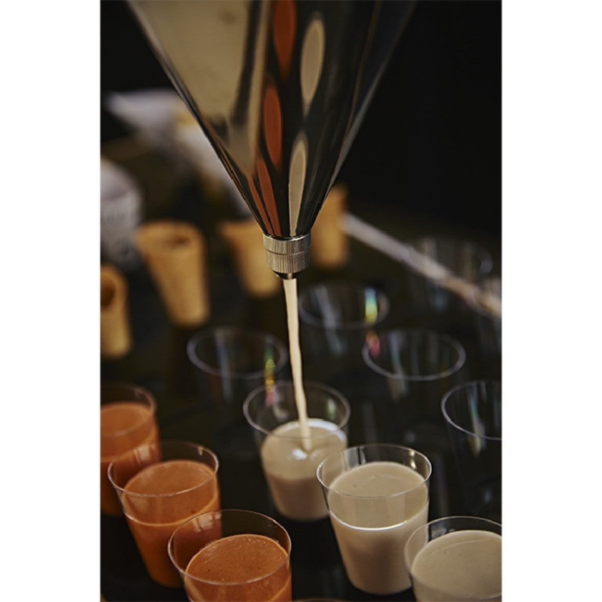 Soporte metacrilato negro minivasos de Bandeja multiusos. 40 x 30 cm - 1 Ud. - Klimer
