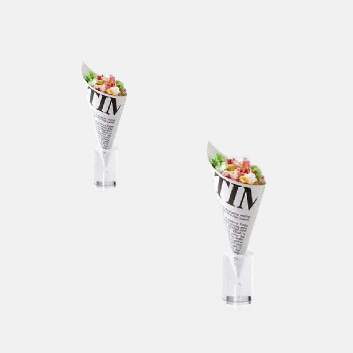 Mini cones de cartão com impressão de jornal. ø4 x 8 cm XXS - 100 unidades.